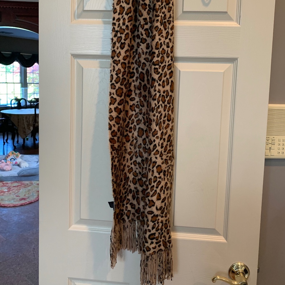Cejon Tan/Brown Leopard Print Scarf